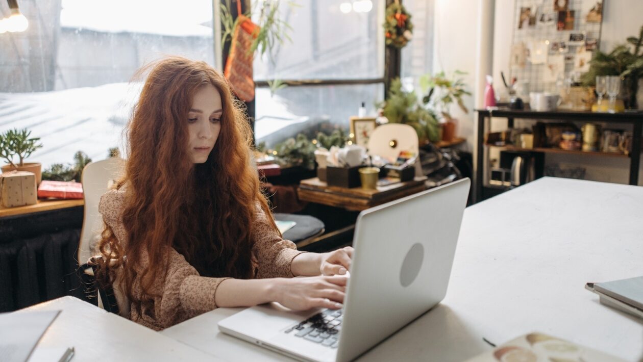 Poistenie a riziká dronov: Kvantitatívne modelovanie rizika a špecializované poistné produkty